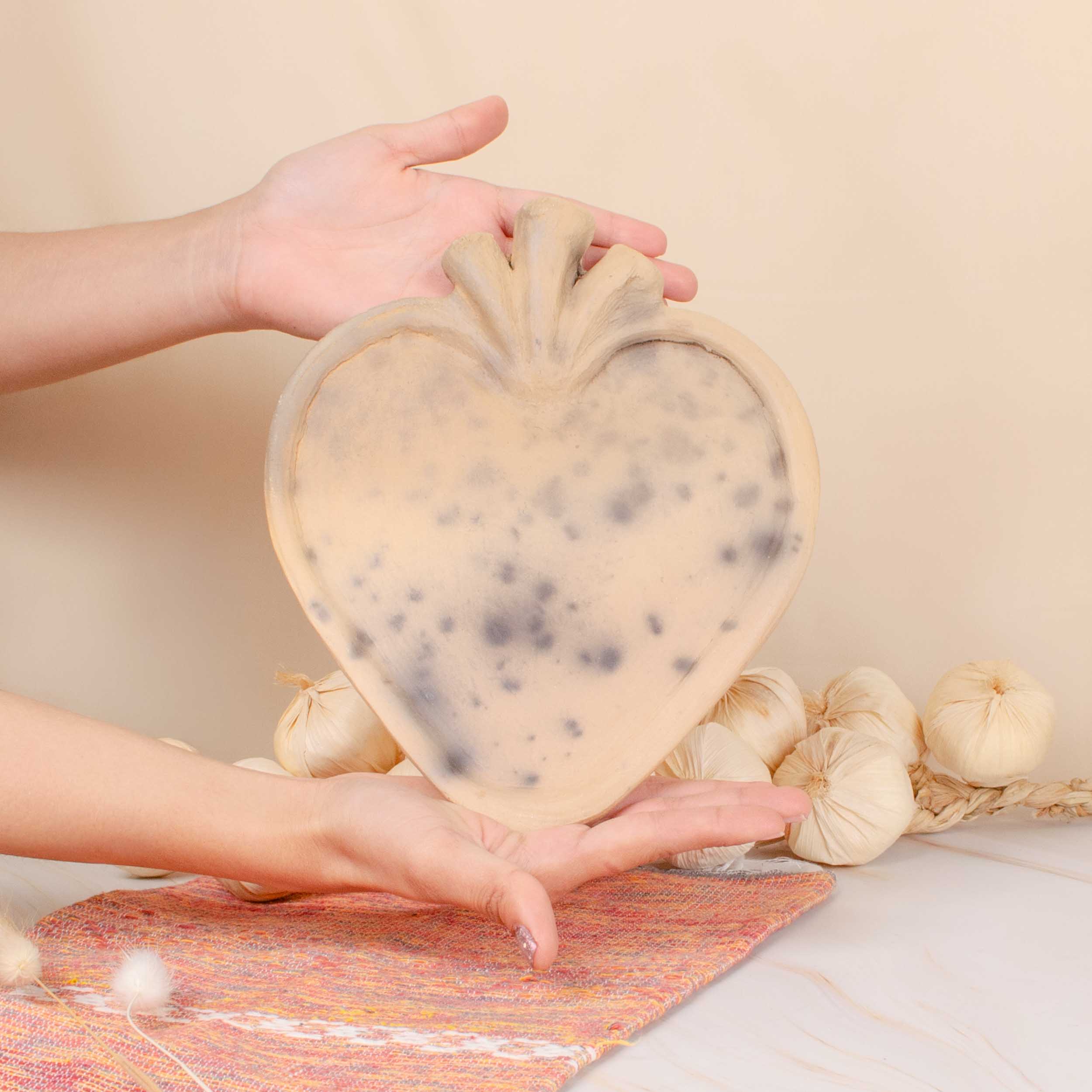 Corazón de Atzompa Clay Heart Serving Plate - Image 8