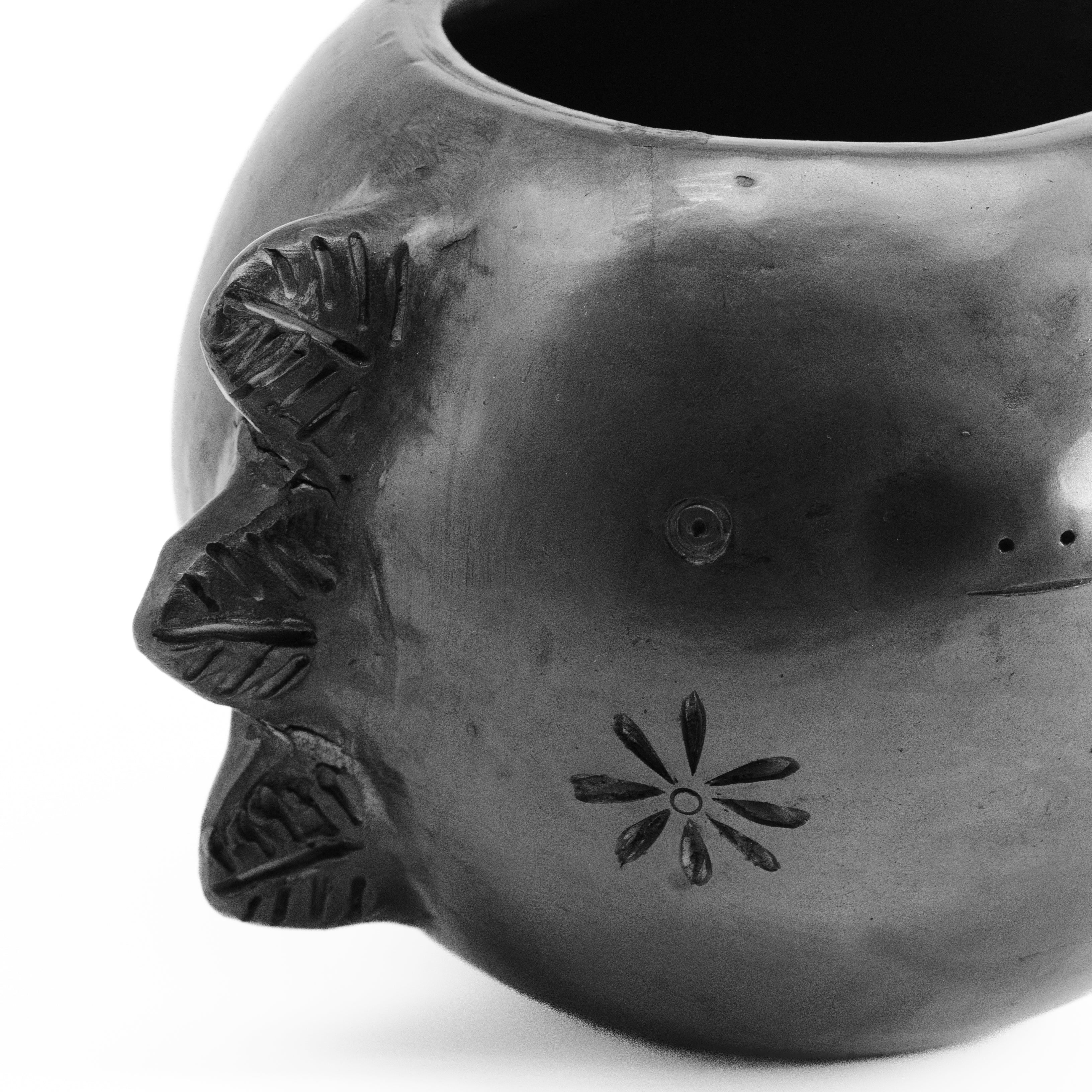 Barro Negro Axolotl Planter - Image 9