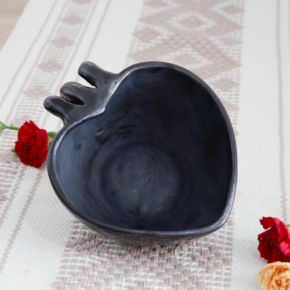 Barro Negro, Black Clay, Heart Mug - Image 4