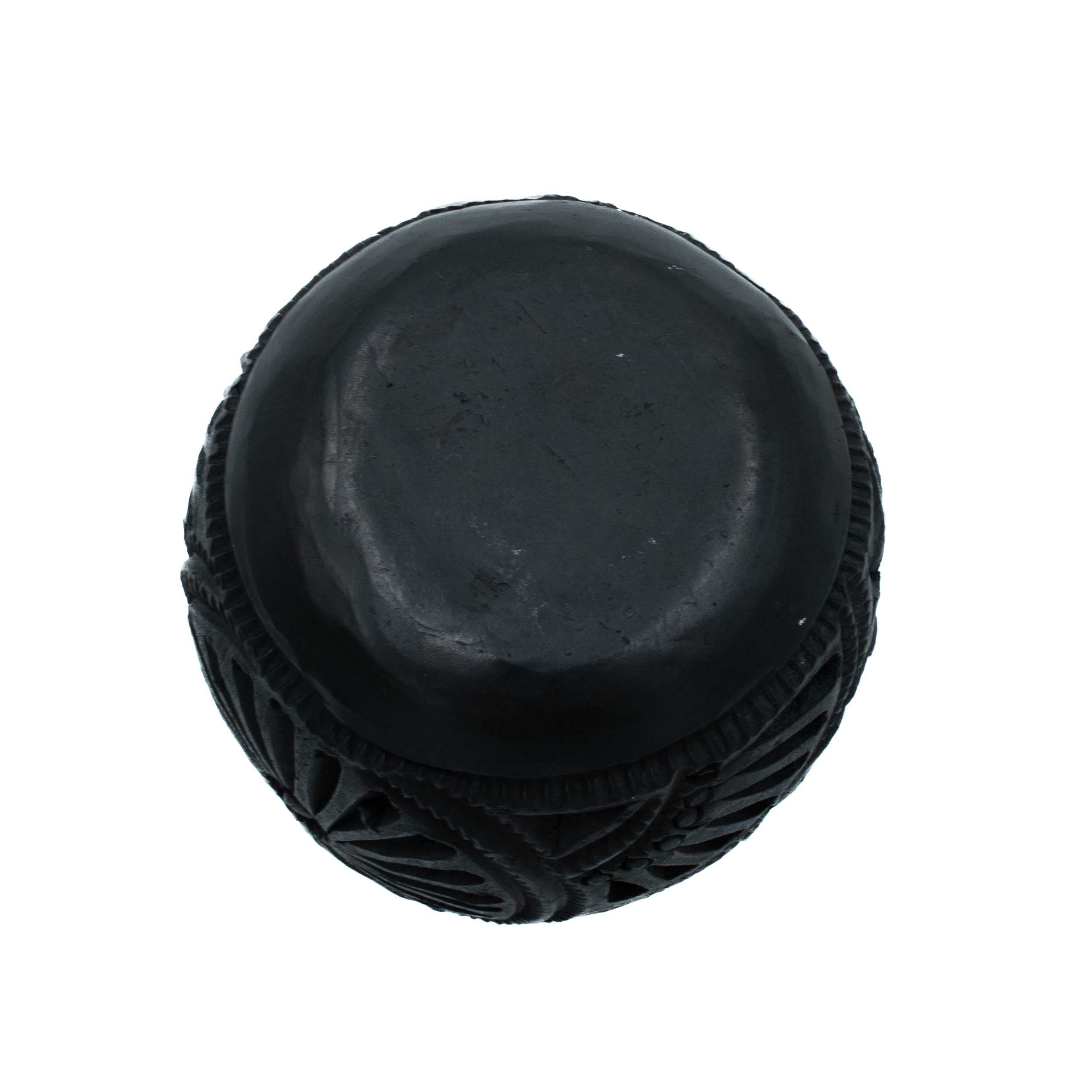 Barro Negro Floral Carved Mezcalero Shot Glass - Image 4