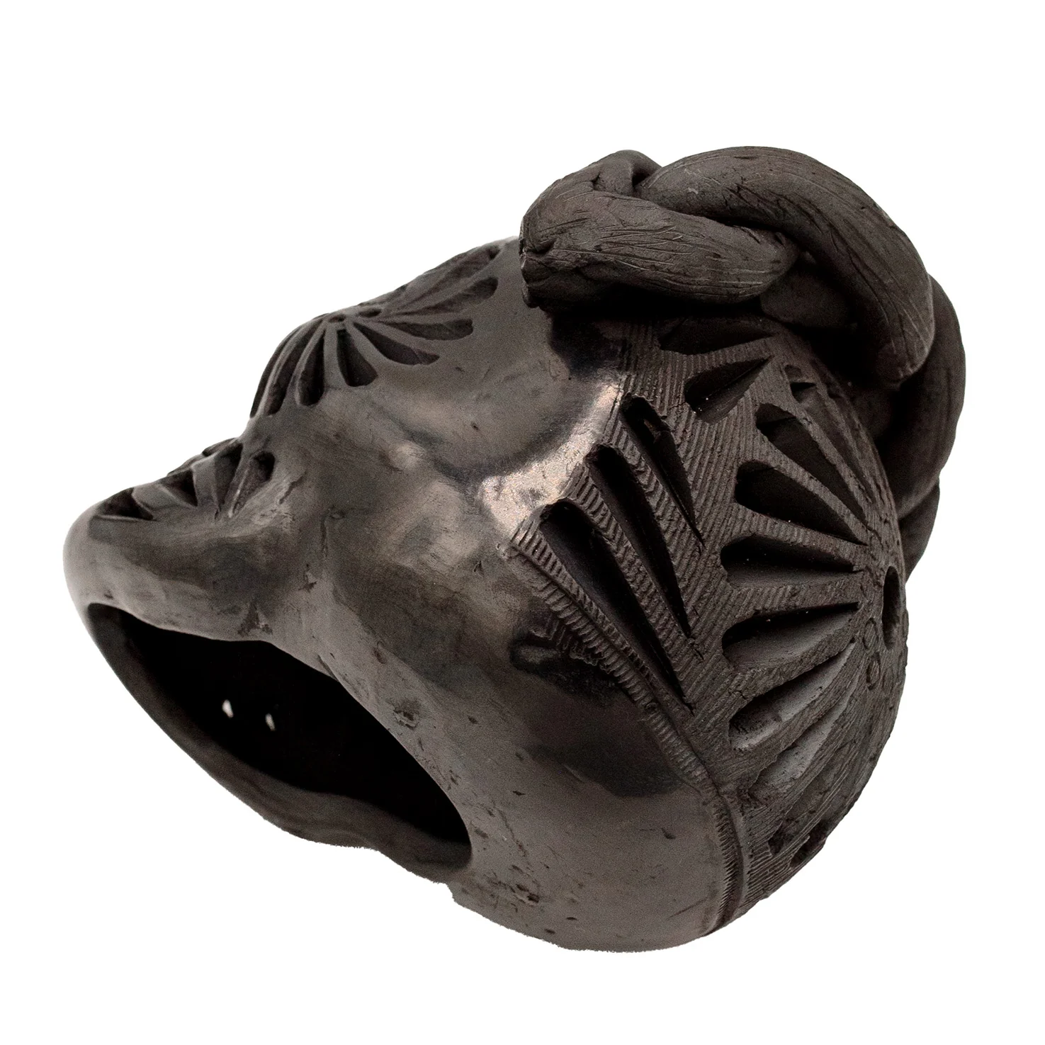 Barro Negro Frida Carved Sugar Skull - Image 5