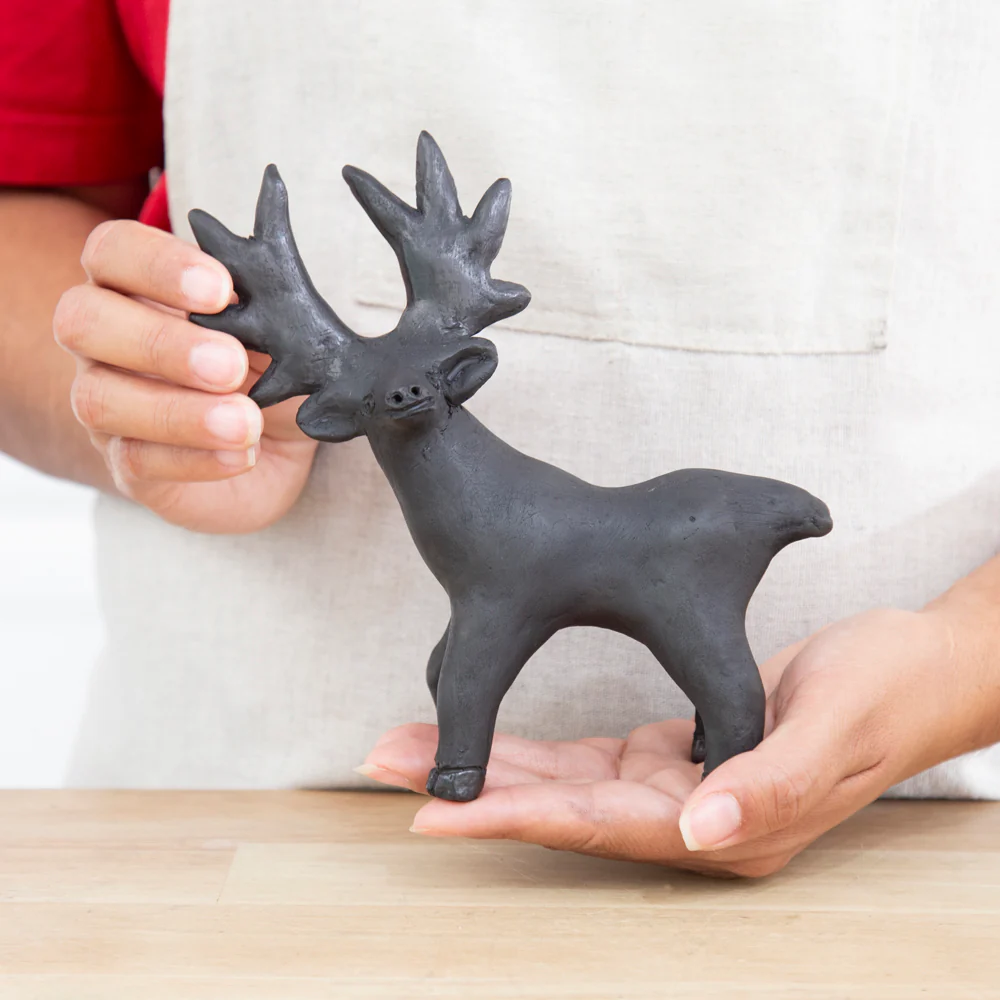 Barro Negro Venado Decorative Sculpture - Image 2