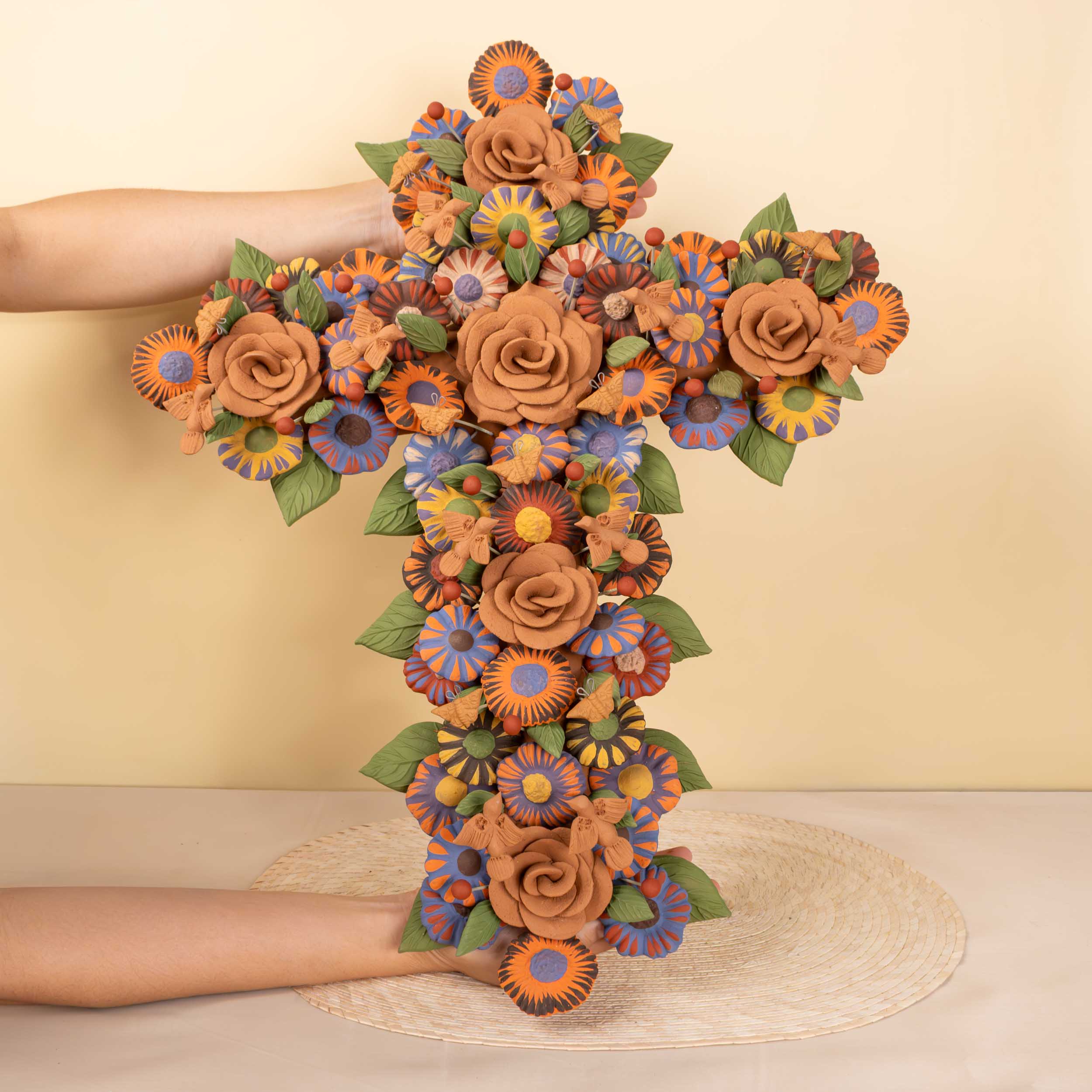Barro Pigmentado Cruz de Flores Infinitas Wall Art - Image 2