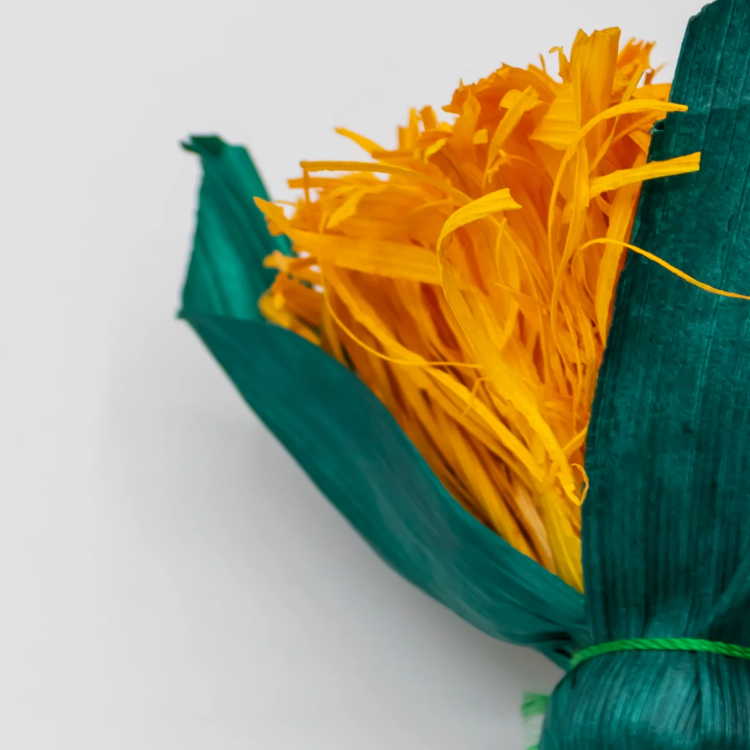 Cornhusk Cempasúchil (Marigold) Flower - Image 2