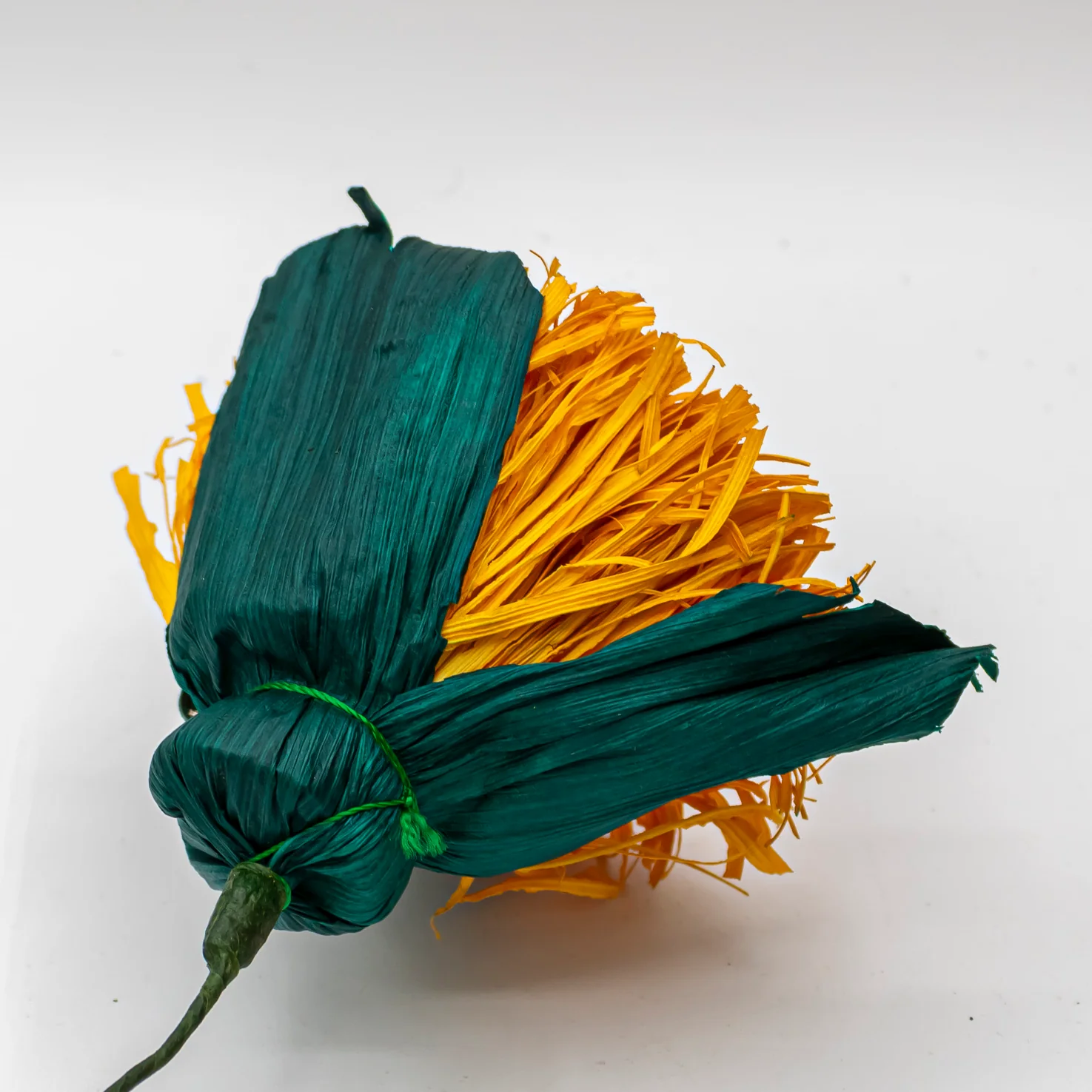 Cornhusk Cempasúchil (Marigold) Flower - Image 3