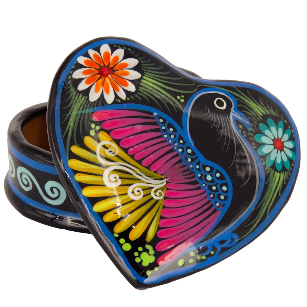 Hand-Painted Xalitla Clay Heart Trinket/Jewelry Box - Image 5