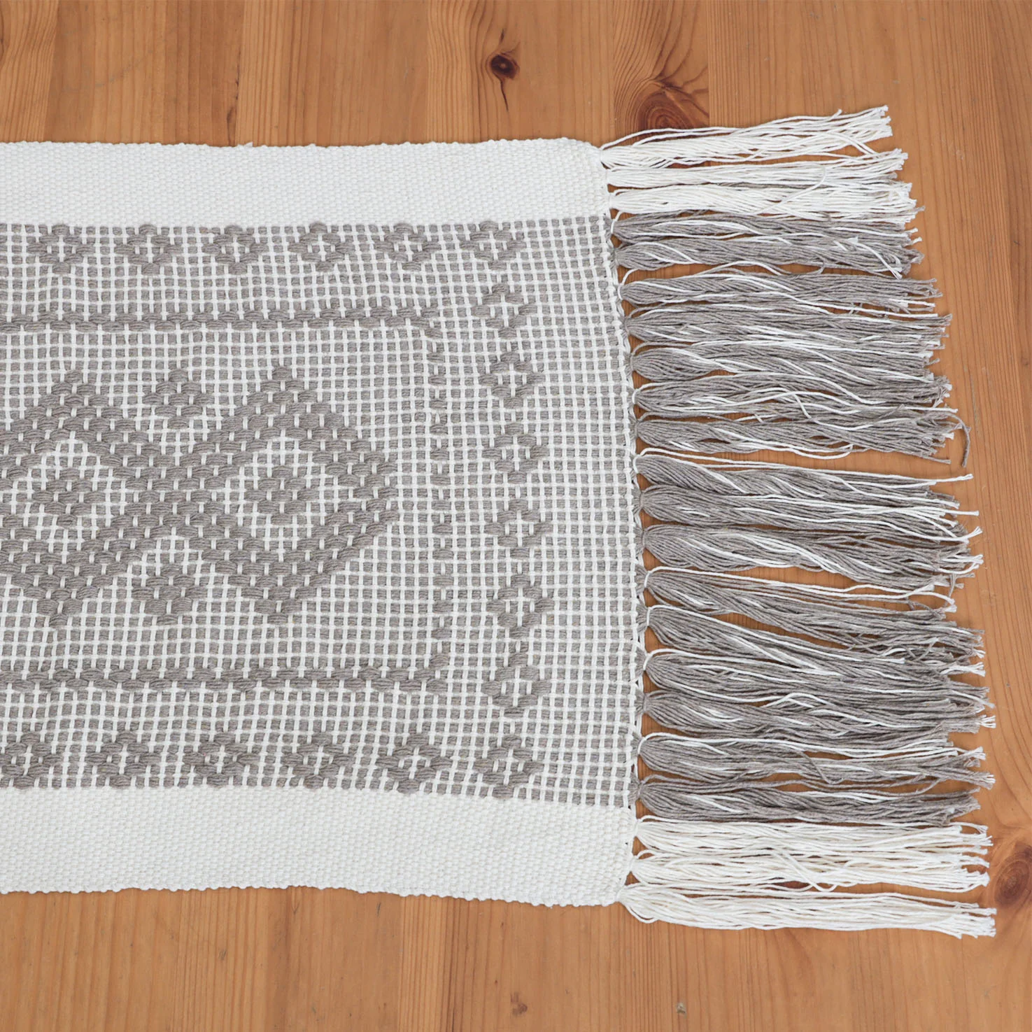 Jalieza Telar Woven Table Runner - Image 12