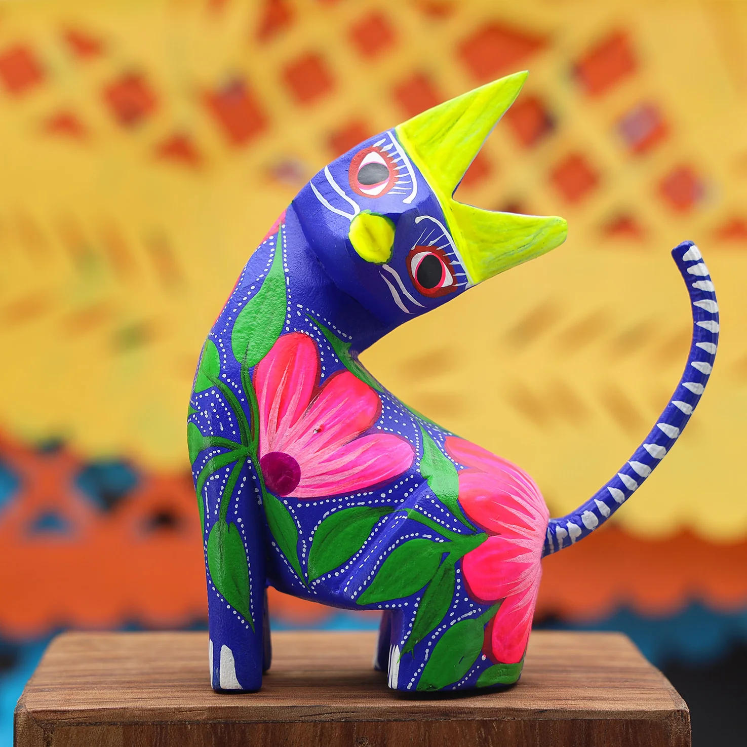 Large Hand Painted Neck Side Bend Cat Wooden Figurine - Image 4