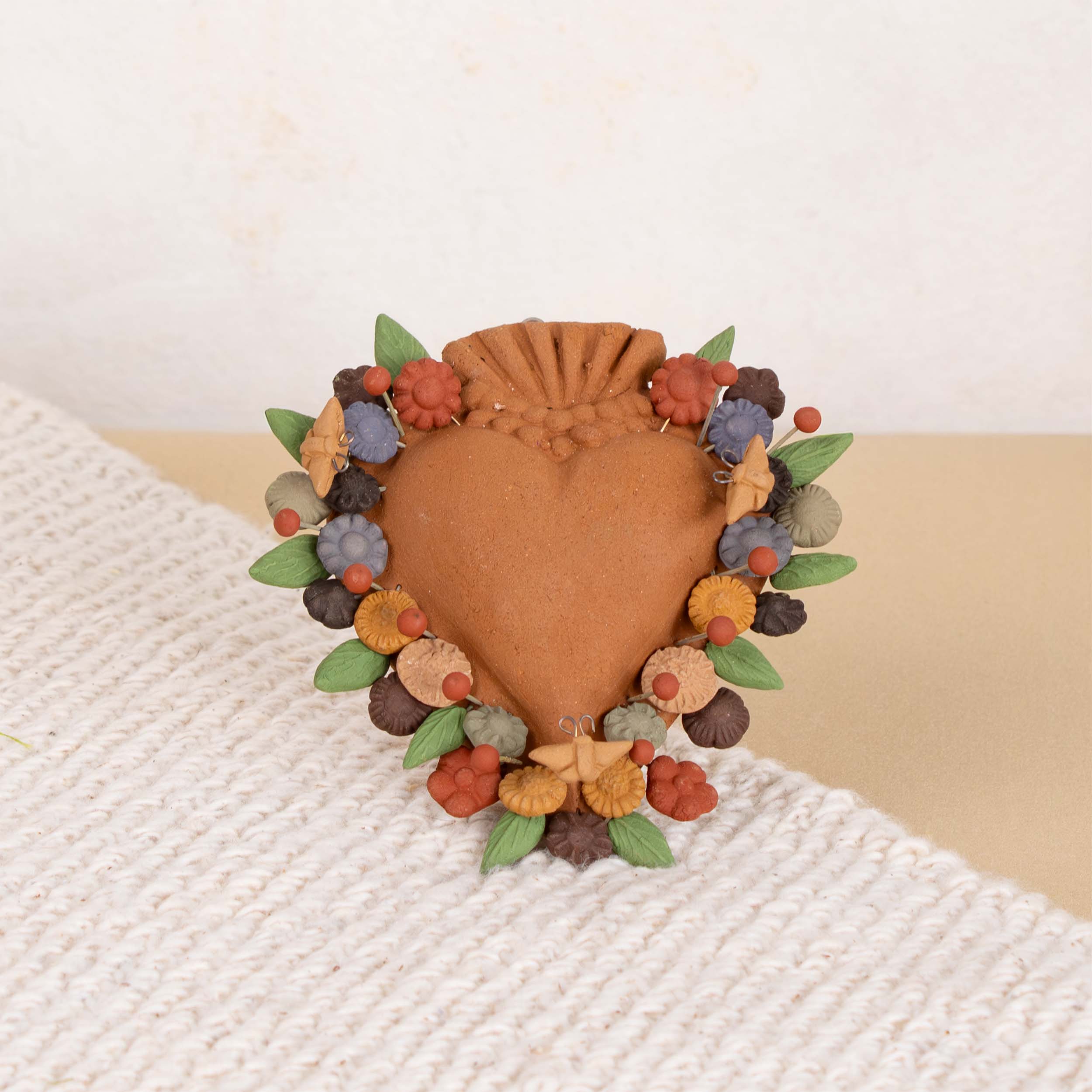 Sacred Heart Barro Pigmentado Clay Wall Art