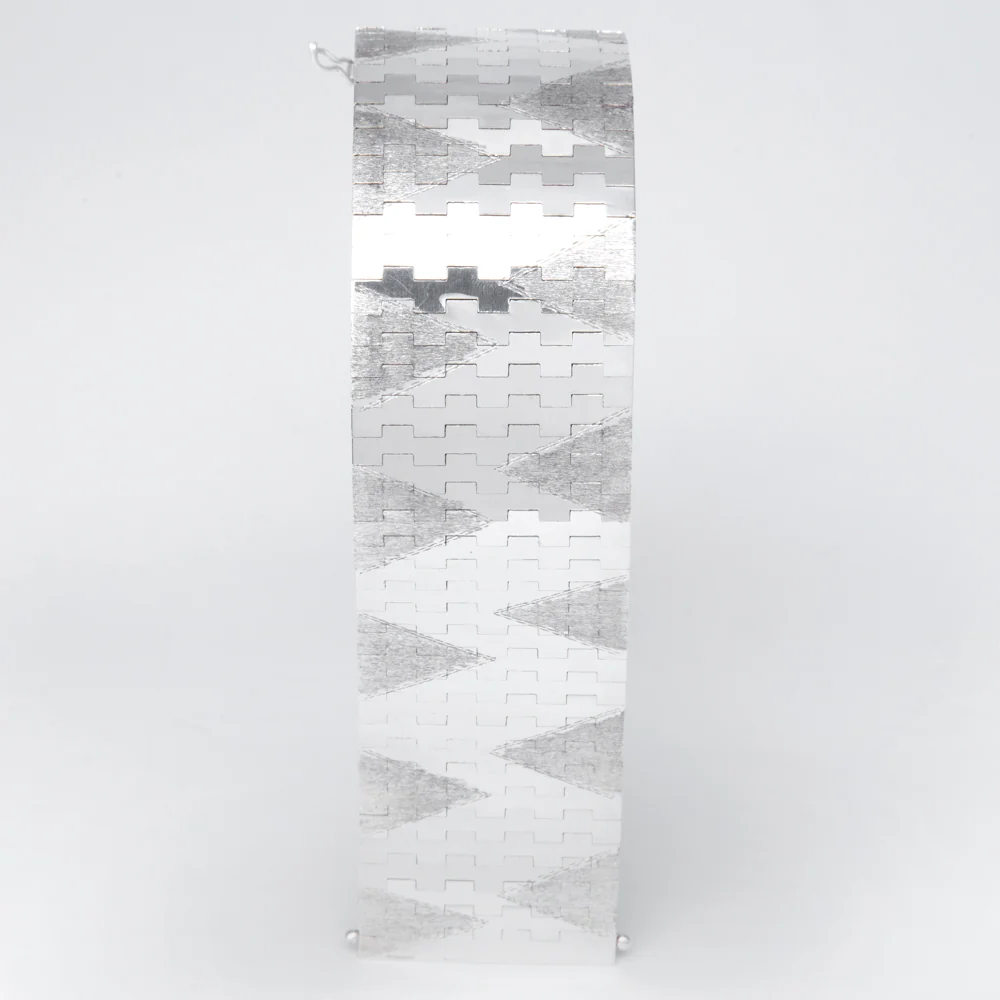 Vintage Sterling Silver Wide Bracelet with Zig Zag Design and Diamond Cut Finish - Image 5