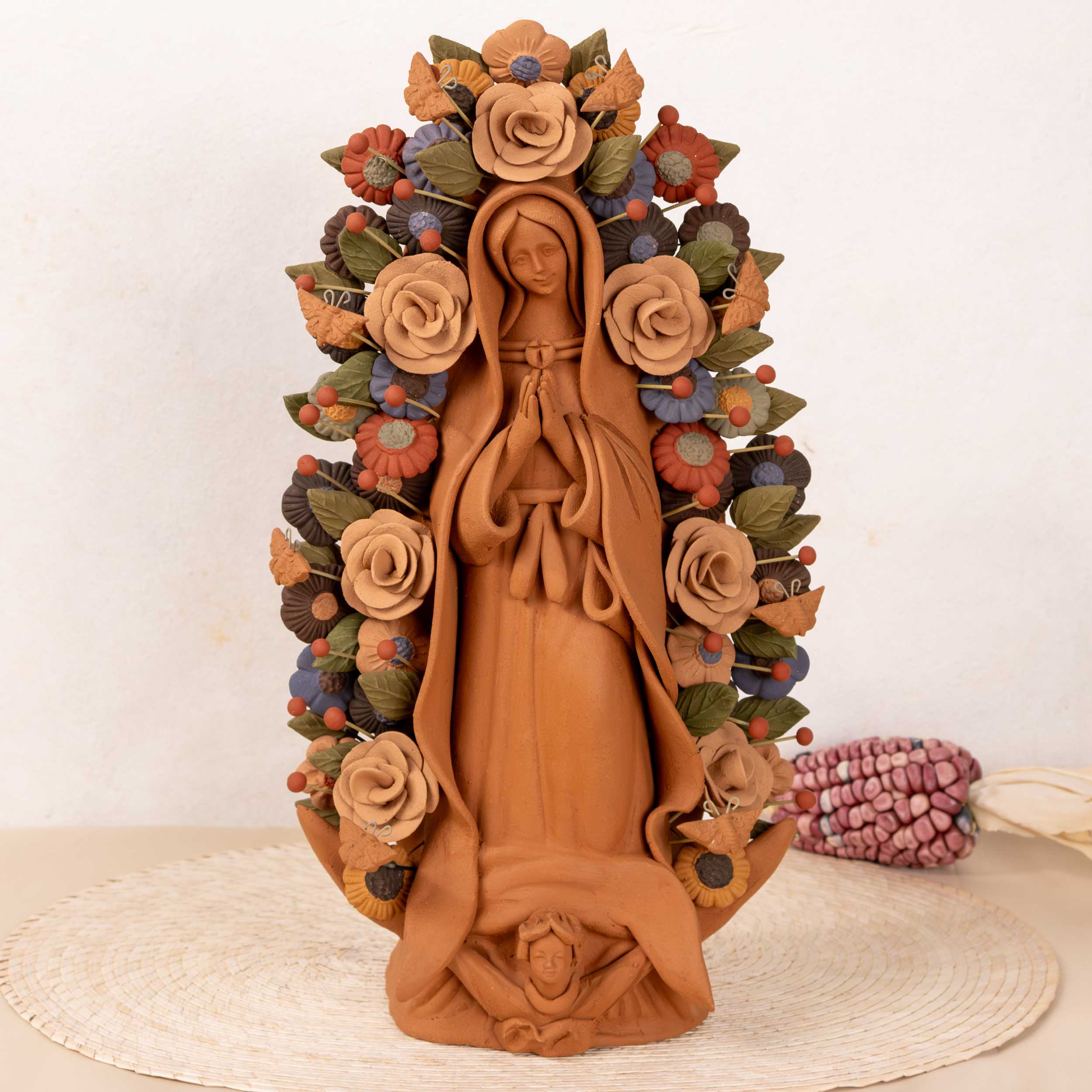 Virgen de Guadalupe Barro Pigmentado Clay Sculpture - Image 3